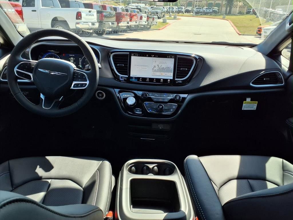 New 2026 Chrysler Voyager LX FWD image 7