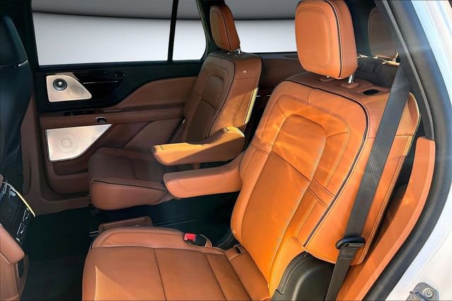 Used 2025 Lincoln Aviator Black Label w/ Black Label Special Edition image 21