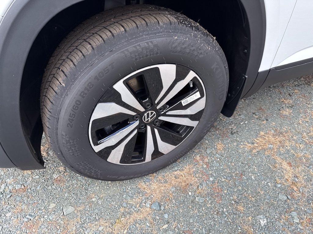 New 2026 Volkswagen Atlas Cross Sport SE AWD/4WD image 2