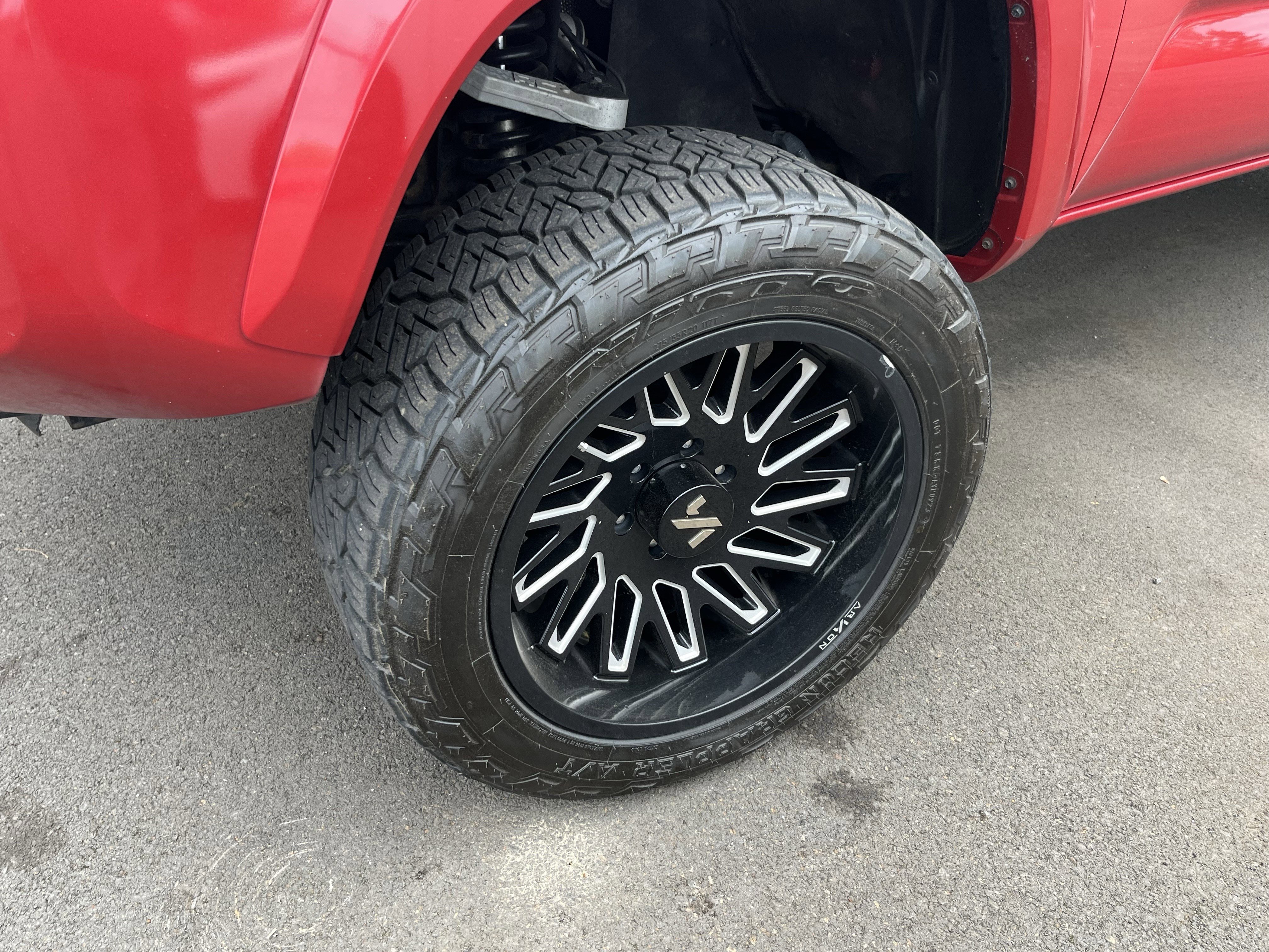 Used 2019 Toyota Tacoma SR5 AWD/4WD image 6