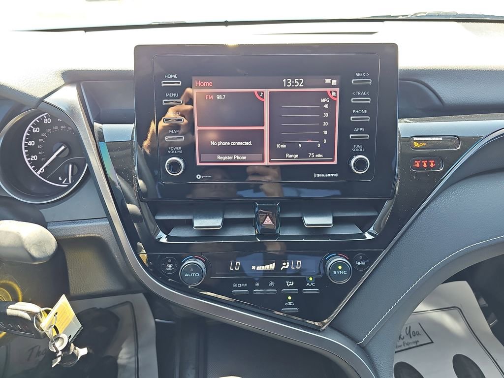 Used 2022 Toyota Camry SE FWD image 24