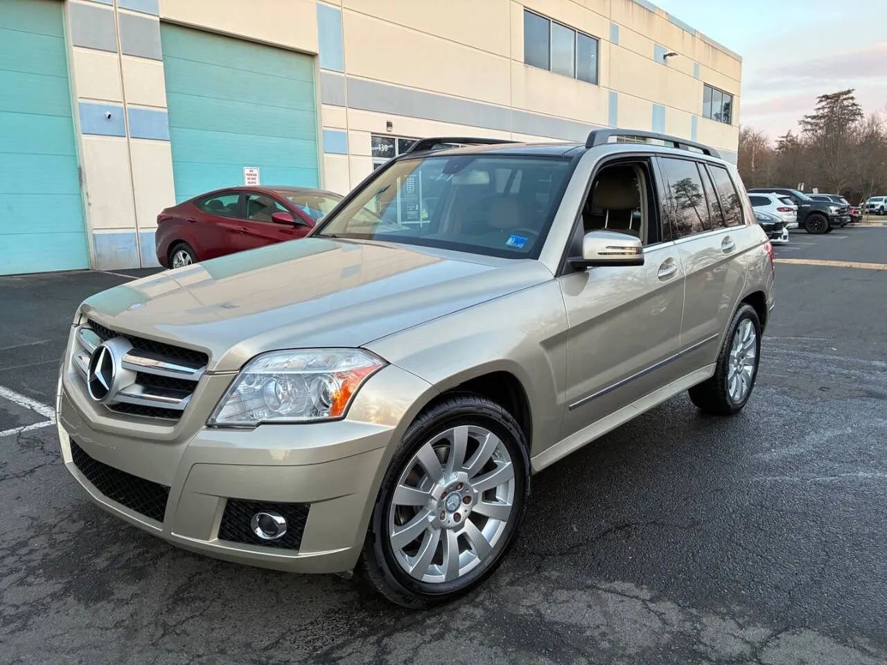 Used 2012 Mercedes-Benz GLK 350 4MATIC image 2