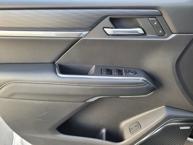 Used 2025 GMC Acadia Elevation image 18