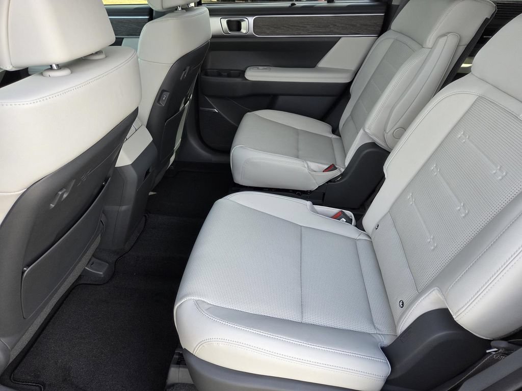 New 2027 Hyundai Santa Fe Limited w/ Tow & Go Package FWD image 23