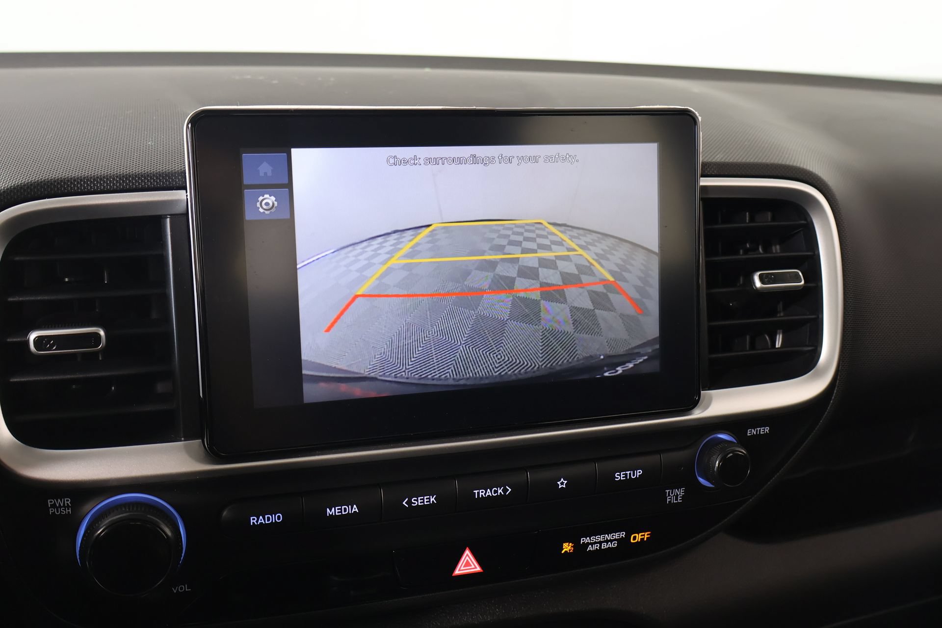 Used 2025 Hyundai Venue SEL FWD image 6