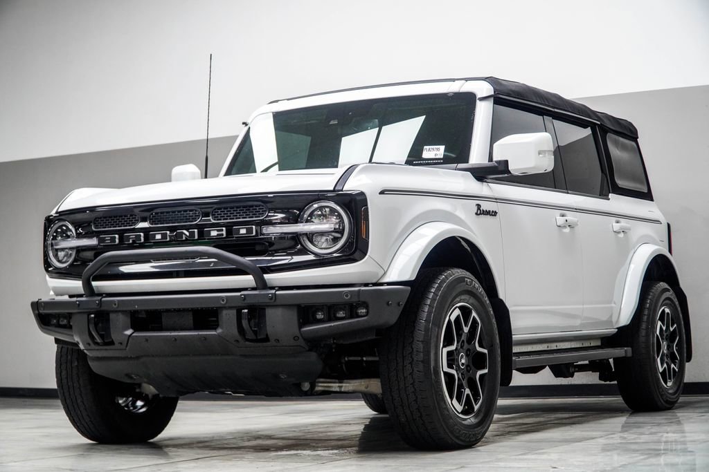 Used 2023 Ford Bronco Outer Banks image 8