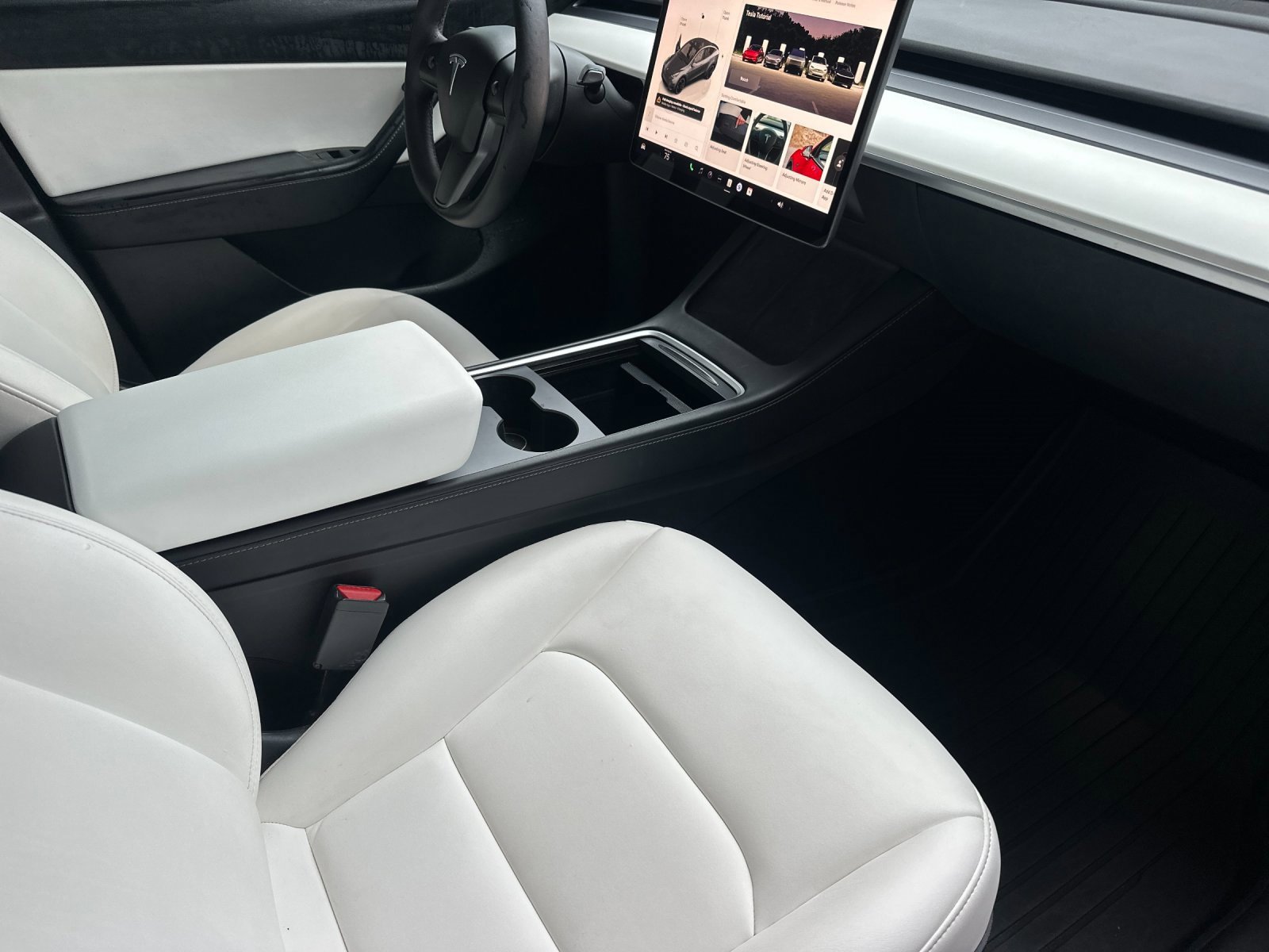 Used 2022 Tesla Model Y Performance image 14