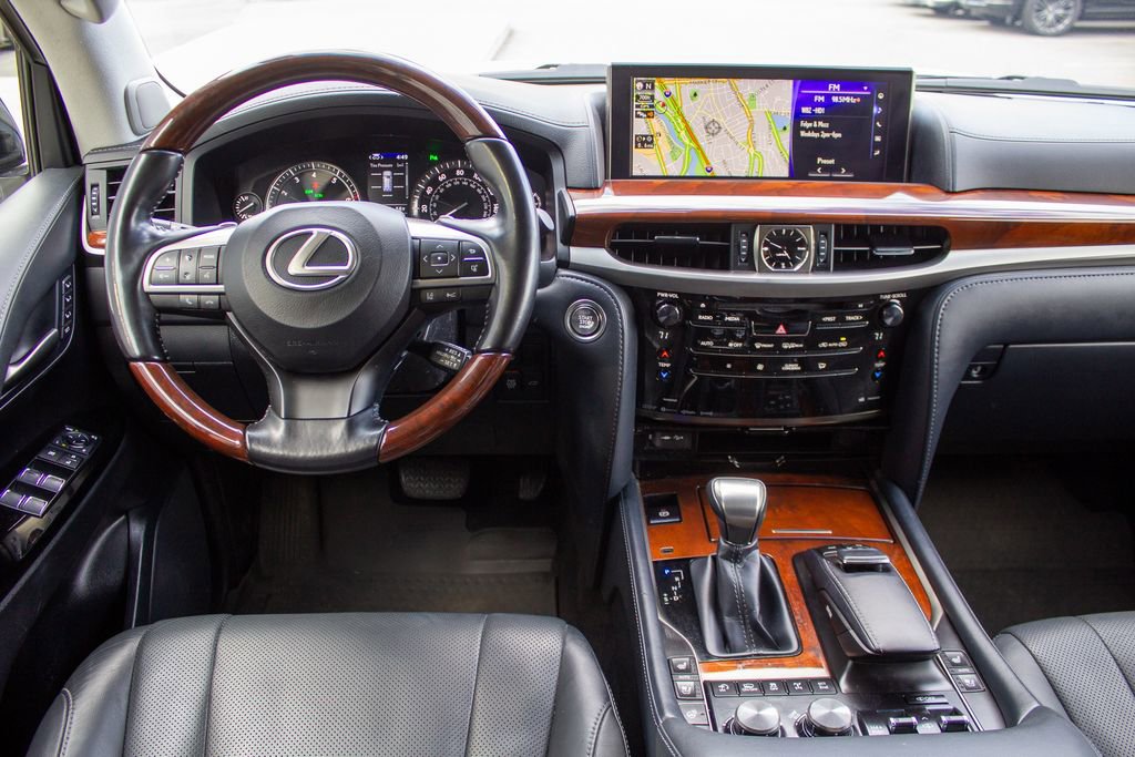 Used 2021 Lexus LX 570 4WD w/ Luxury Package image 13