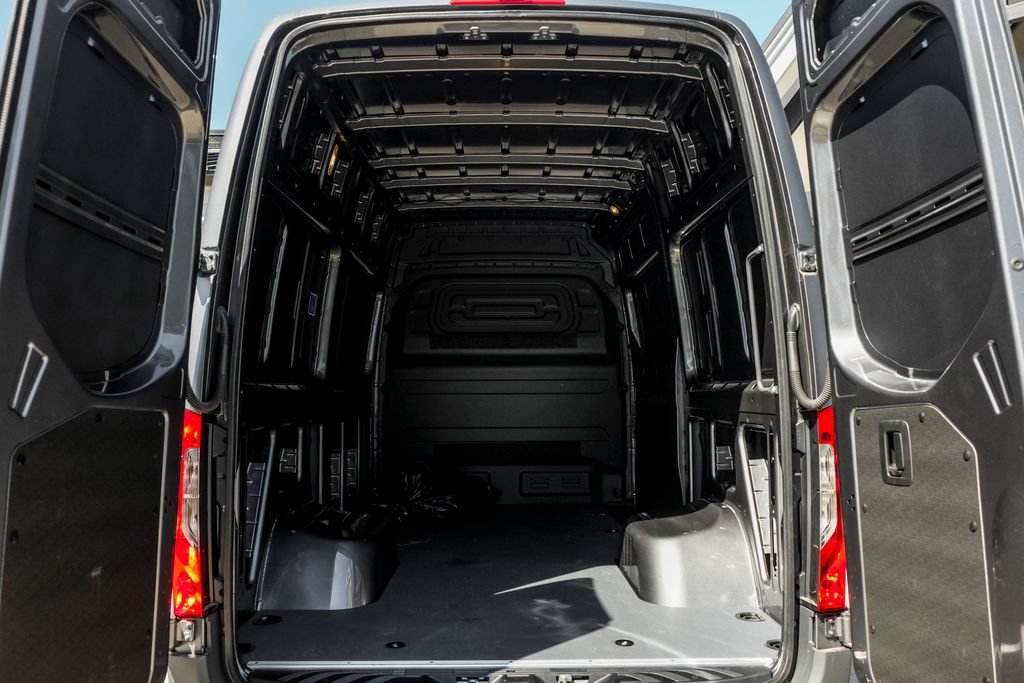 Used 2025 Mercedes-Benz Sprinter 3500 image 12
