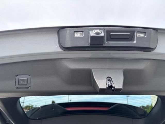 Used 2023 Chevrolet TrailBlazer RS w/ Sun and Liftgate Package AWD/4WD image 11