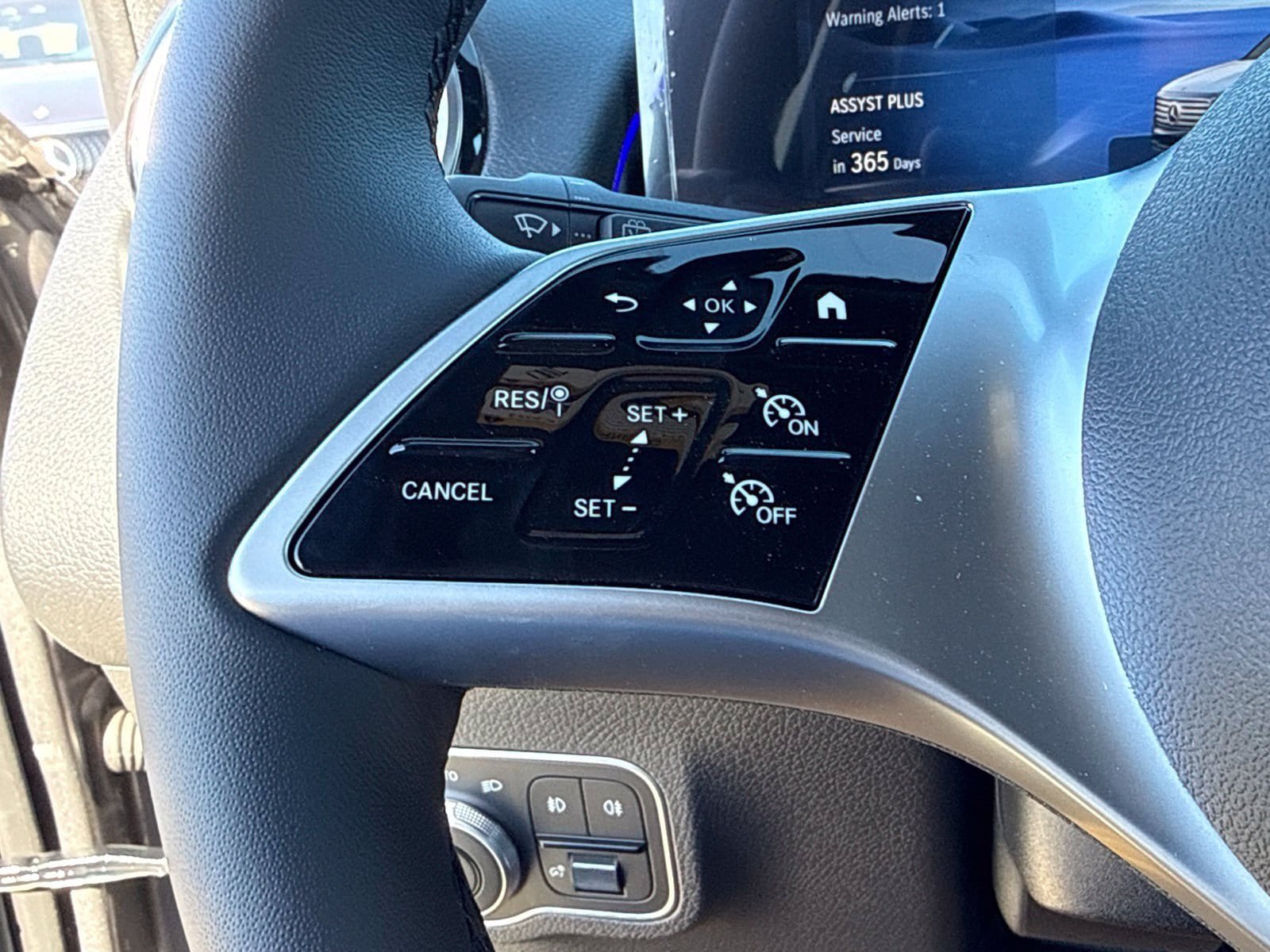 New 2026 Mercedes-Benz GLB 250 4MATIC image 21