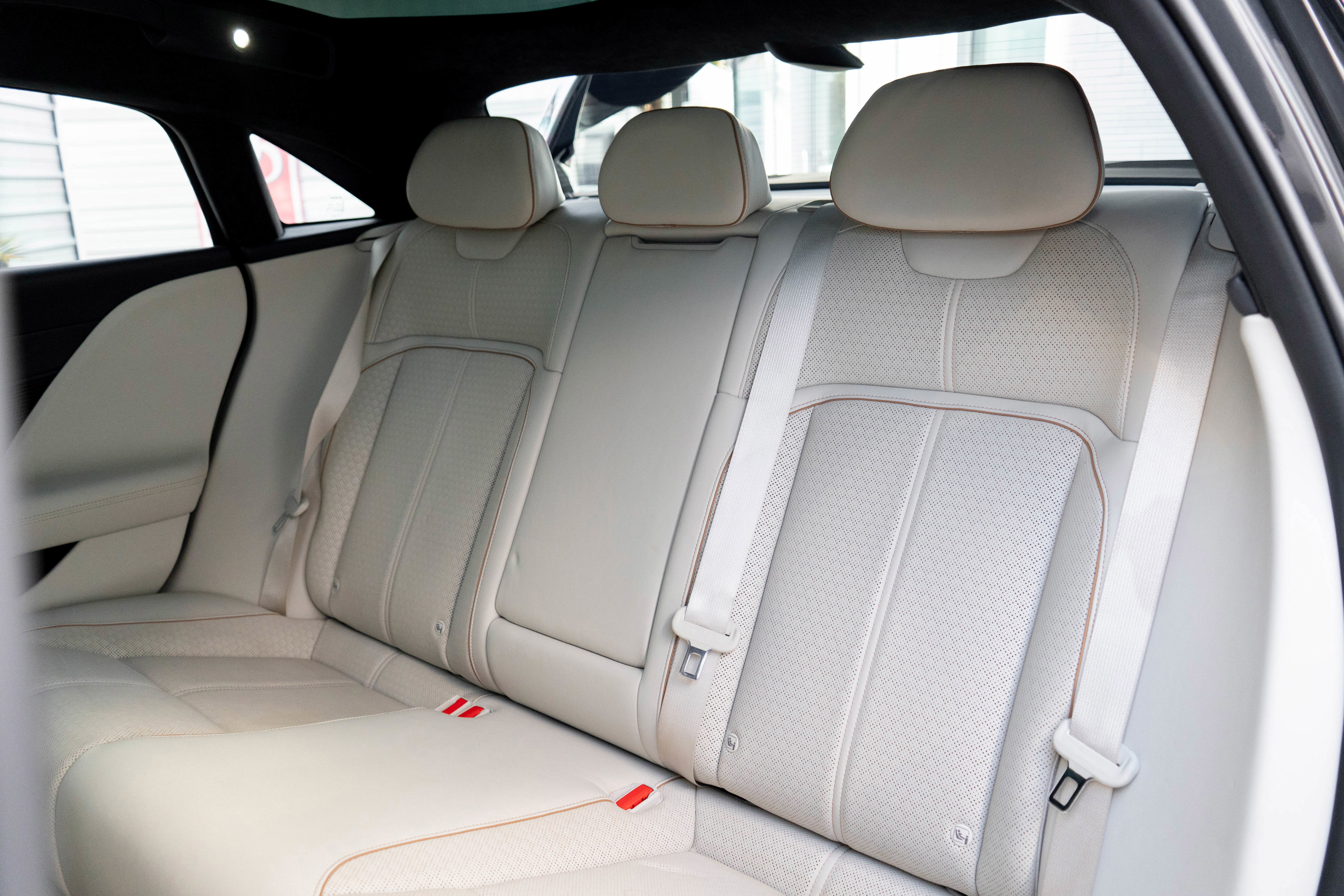 Used 2022 Lucid Air Grand Touring image 32