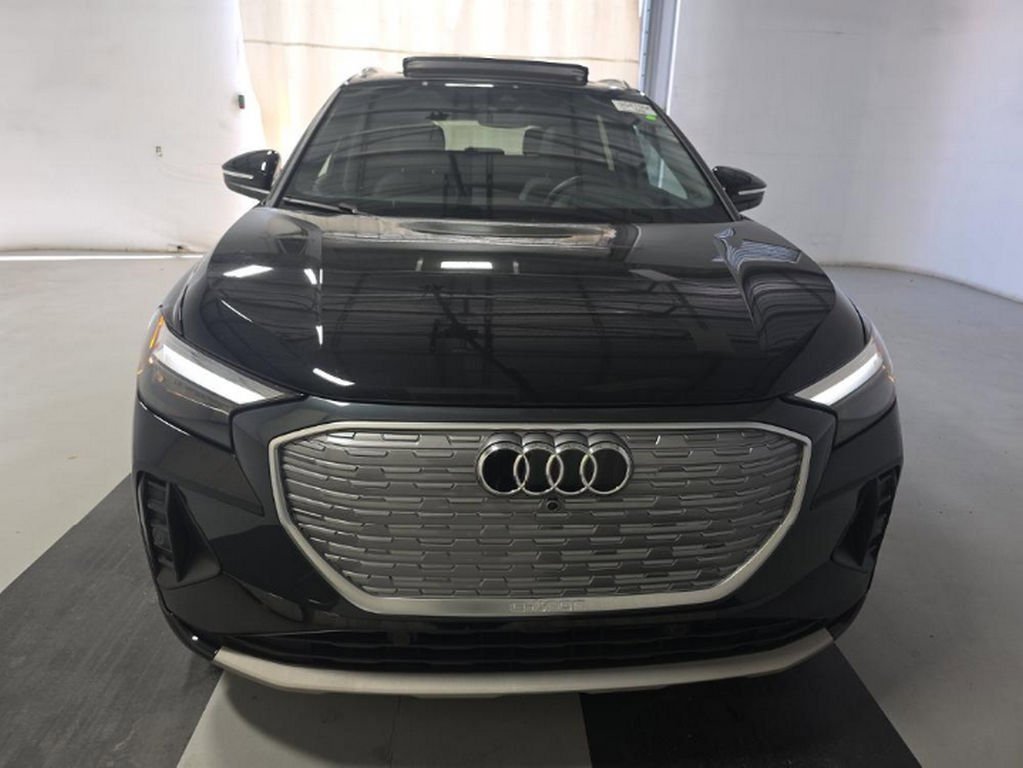 Used 2022 Audi Q4 e-tron Premium Plus w/ Premium Plus image 2