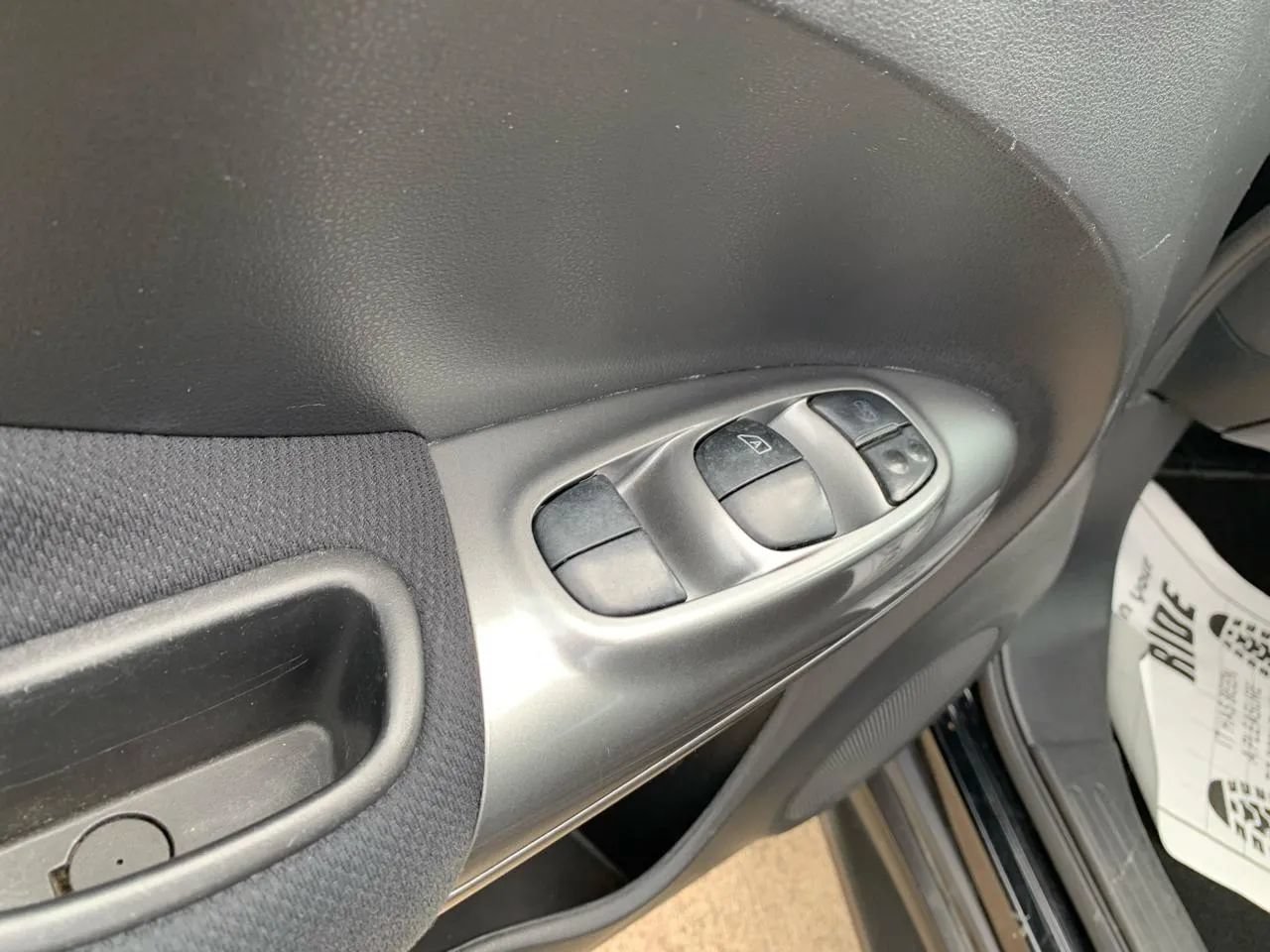 Used 2015 Nissan Juke S FWD image 17
