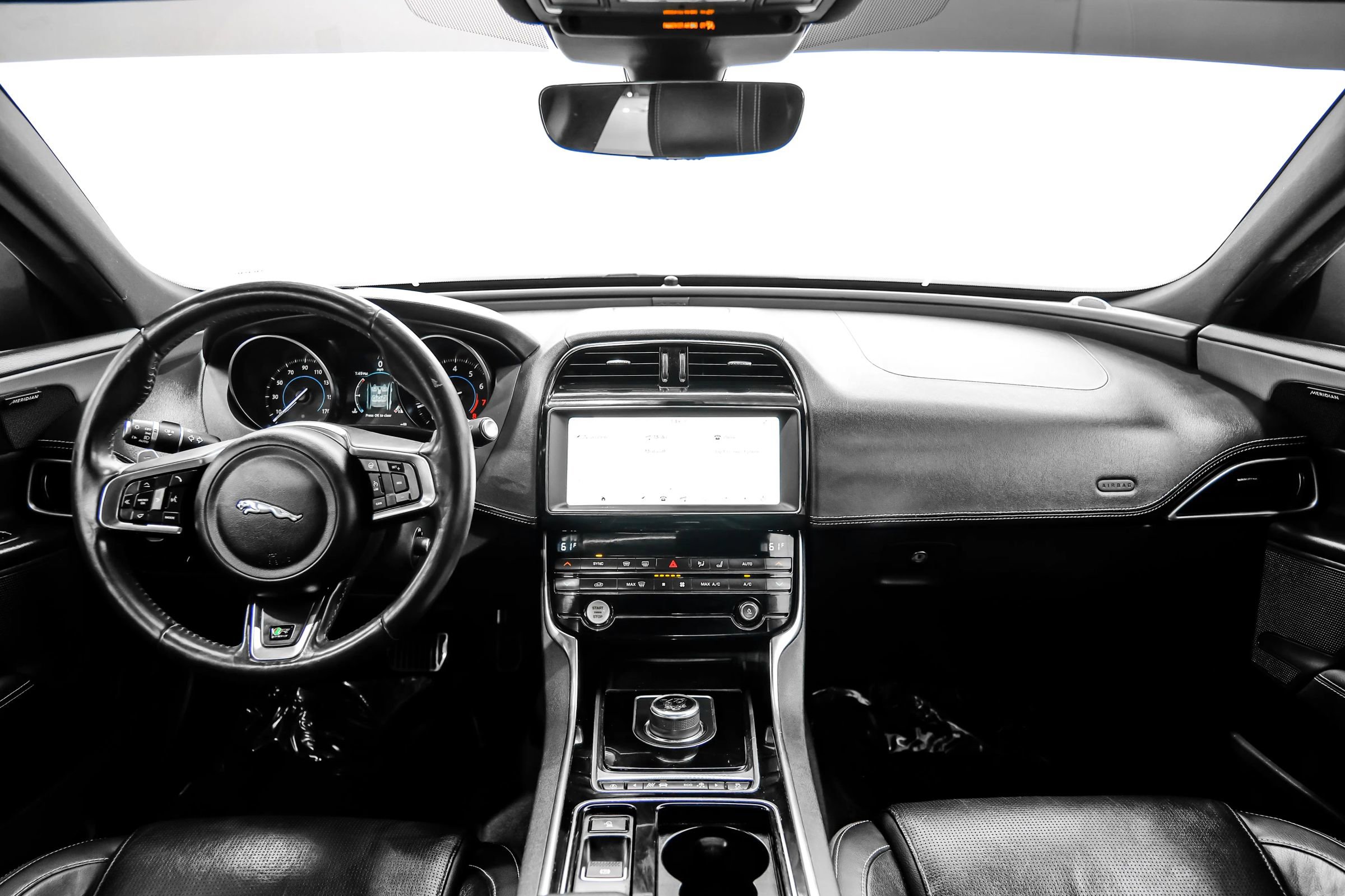 Used 2019 Jaguar XE R-Sport AWD/4WD image 16