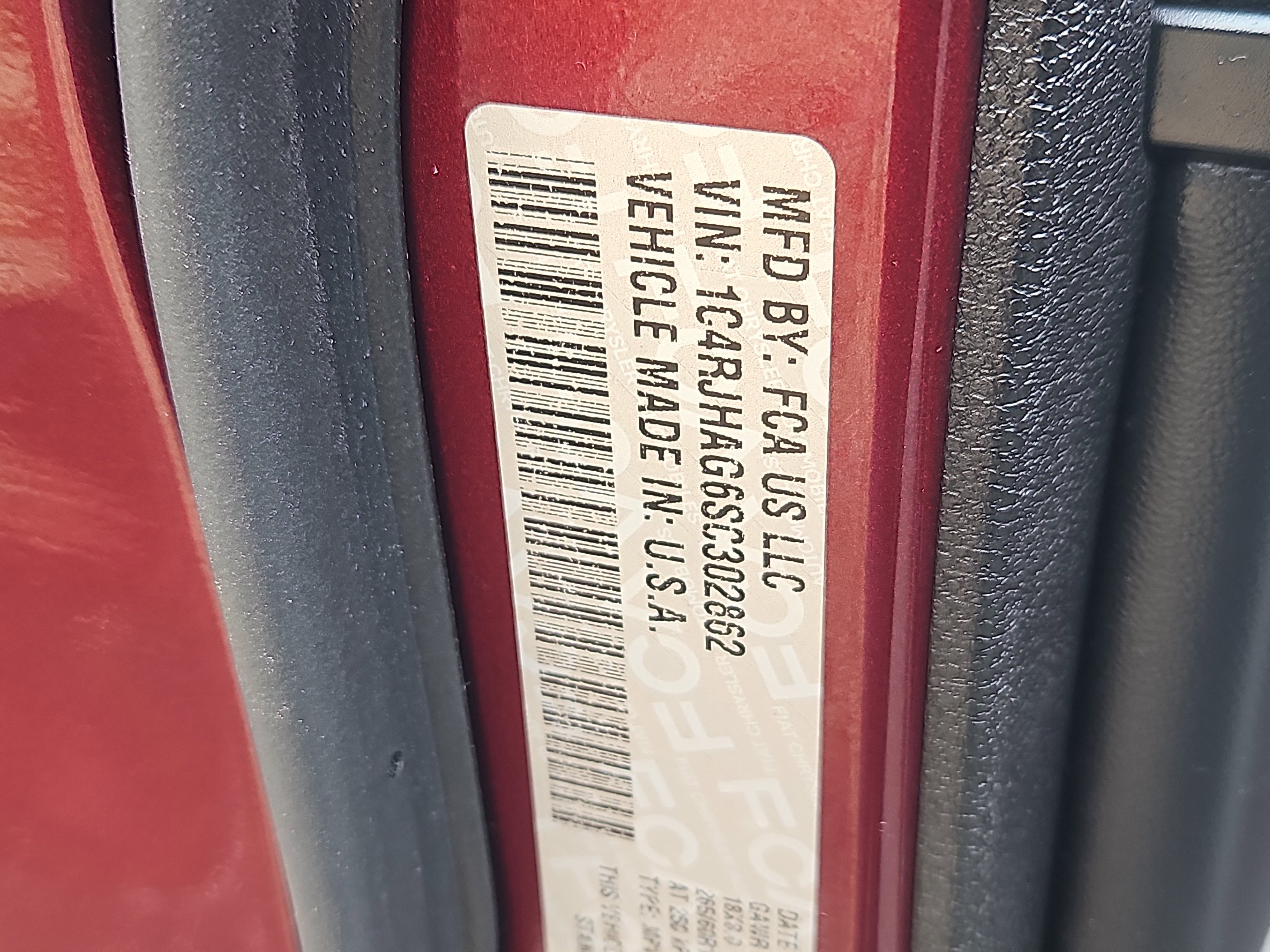 Used 2025 Jeep Grand Cherokee Altitude image 7