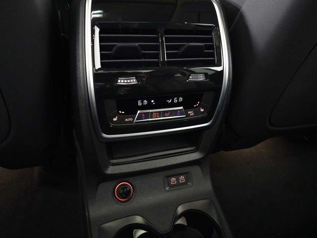 Used 2026 BMW X7 xDrive40i AWD/4WD image 34