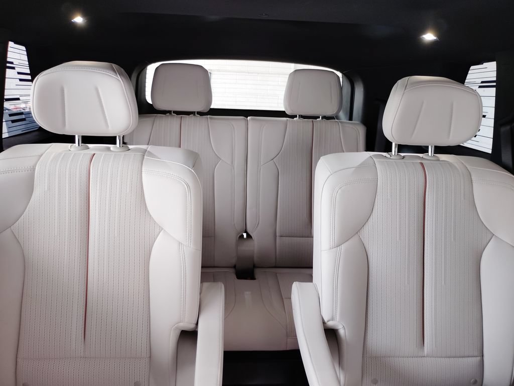 Used 2026 Cadillac Vistiq Sport w/ LPO, Floor Liner Package AWD/4WD image 25