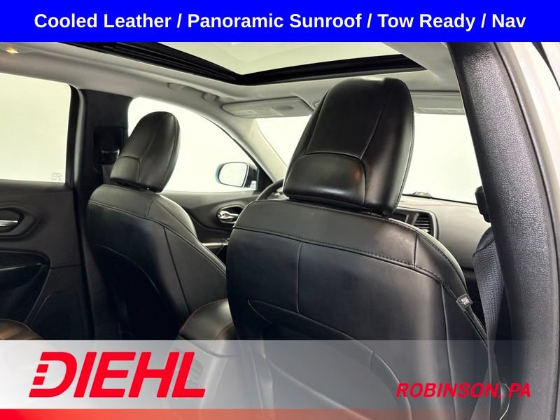 Used 2022 Jeep Cherokee Trailhawk w/ Sun, Sound & Nav Group AWD/4WD image 14
