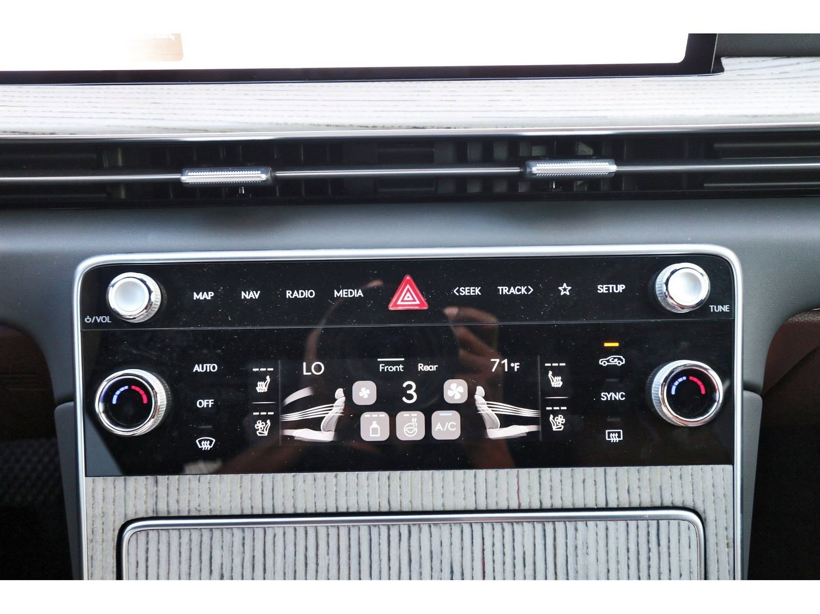 Used 2025 Genesis GV80 3.5T Prestige image 26