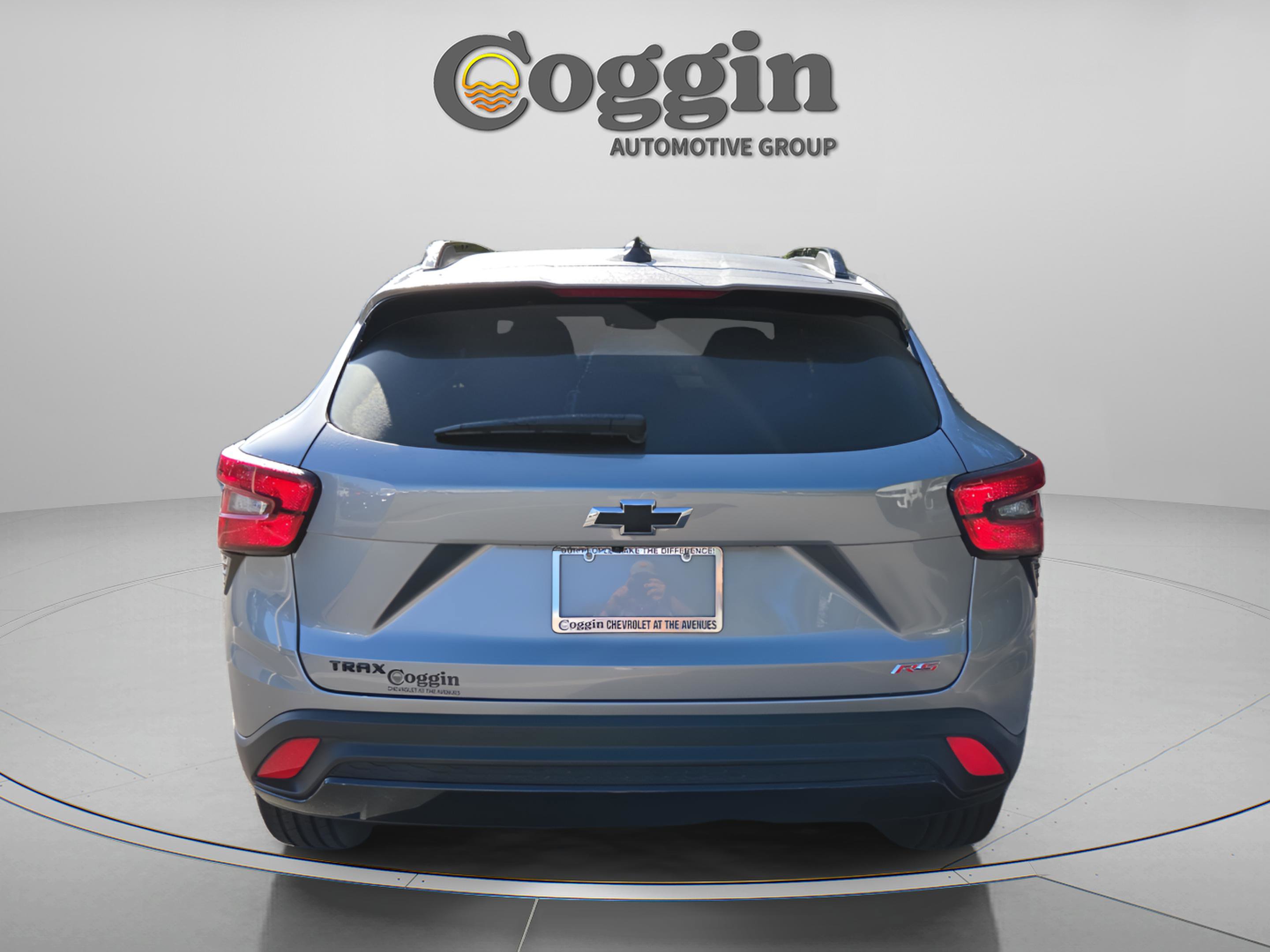 Used 2025 Chevrolet Trax RS FWD image 4