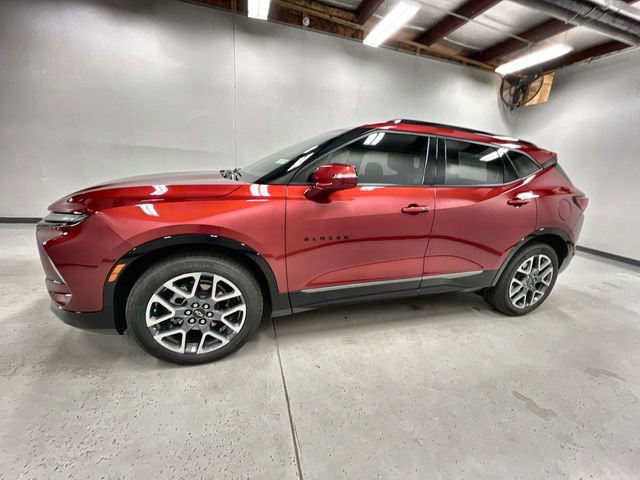 Certified 2023 Chevrolet Blazer RS w/ Driver Confidence II Package AWD/4WD image 5