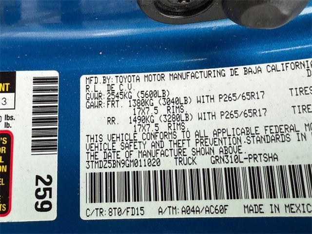 Used 2016 Toyota Tacoma TRD Sport image 23