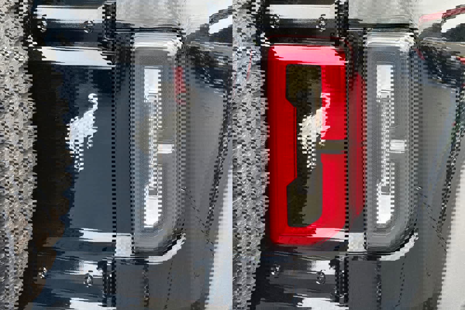 Used 2023 Ford Bronco Badlands image 33