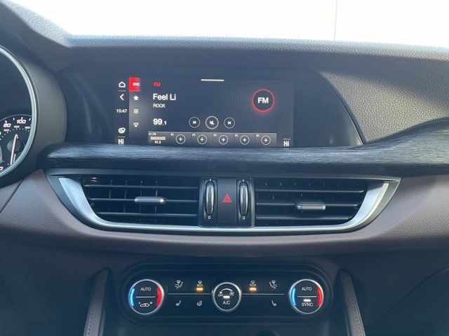 Used 2021 Alfa Romeo Stelvio Sprint w/ Sun & Sound Package image 19