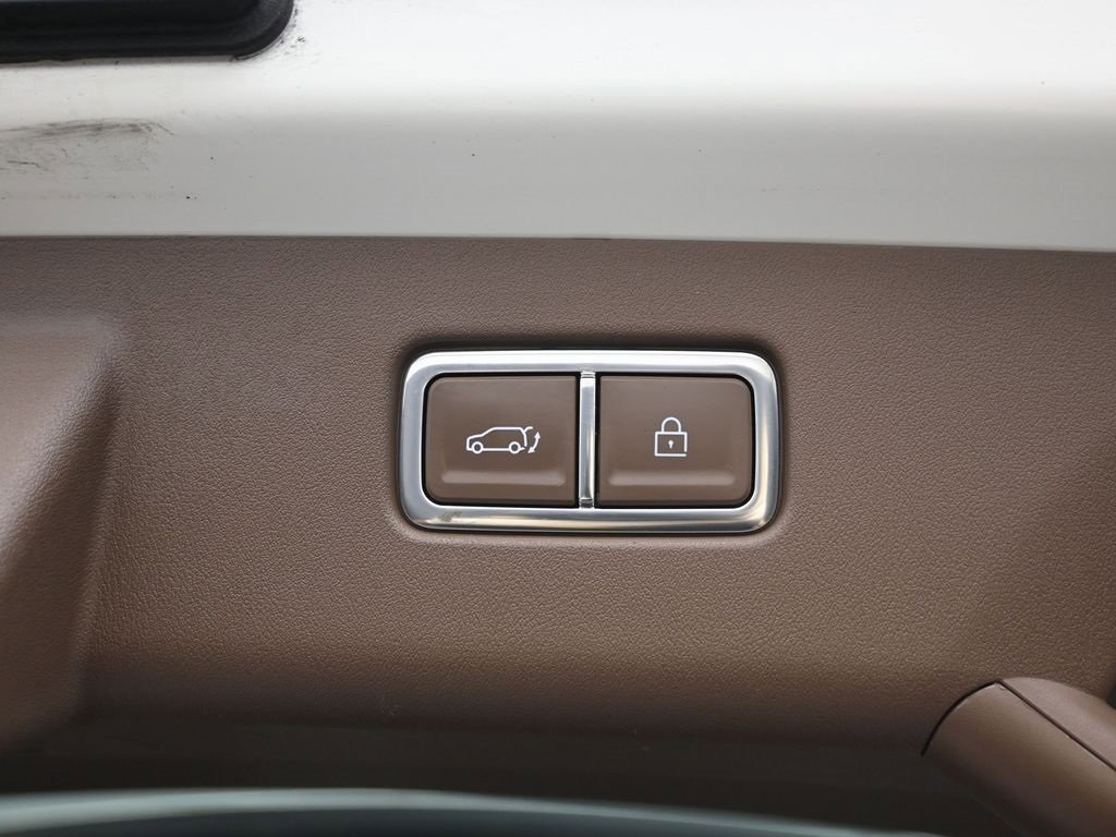 Used 2024 Kia EV9 Land image 15