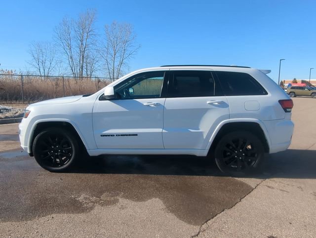 Used 2019 Jeep Grand Cherokee Altitude AWD/4WD image 6