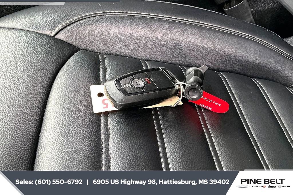 Used 2024 Ford Edge SEL image 9