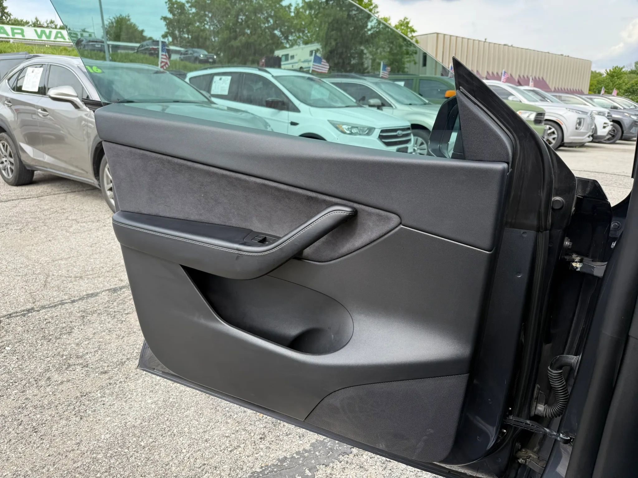 Used 2021 Tesla Model Y Long Range AWD/4WD image 19