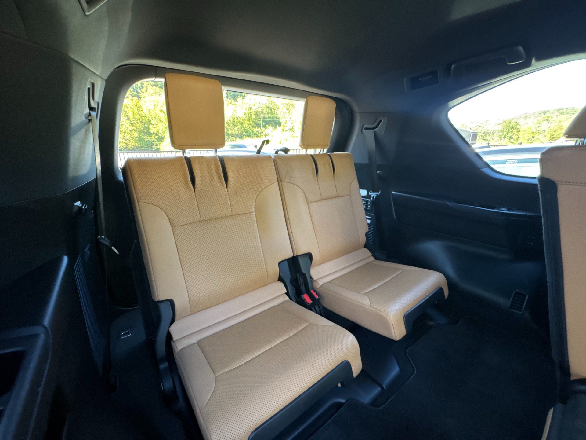 Used 2024 Lexus LX 600 4WD w/ Luxury Package image 44