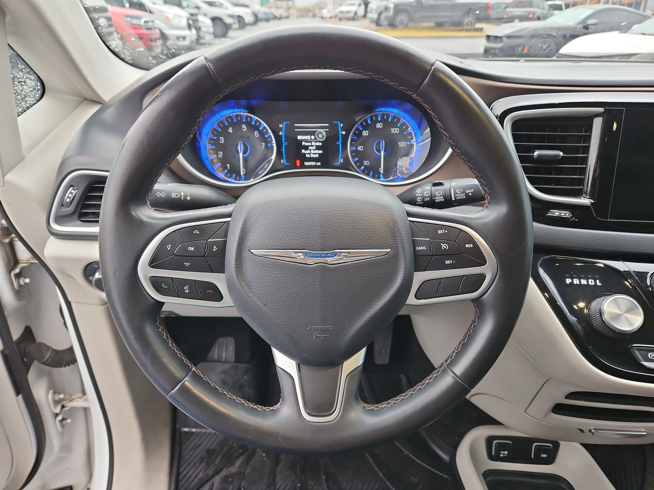 Used 2017 Chrysler Pacifica Touring-L image 18