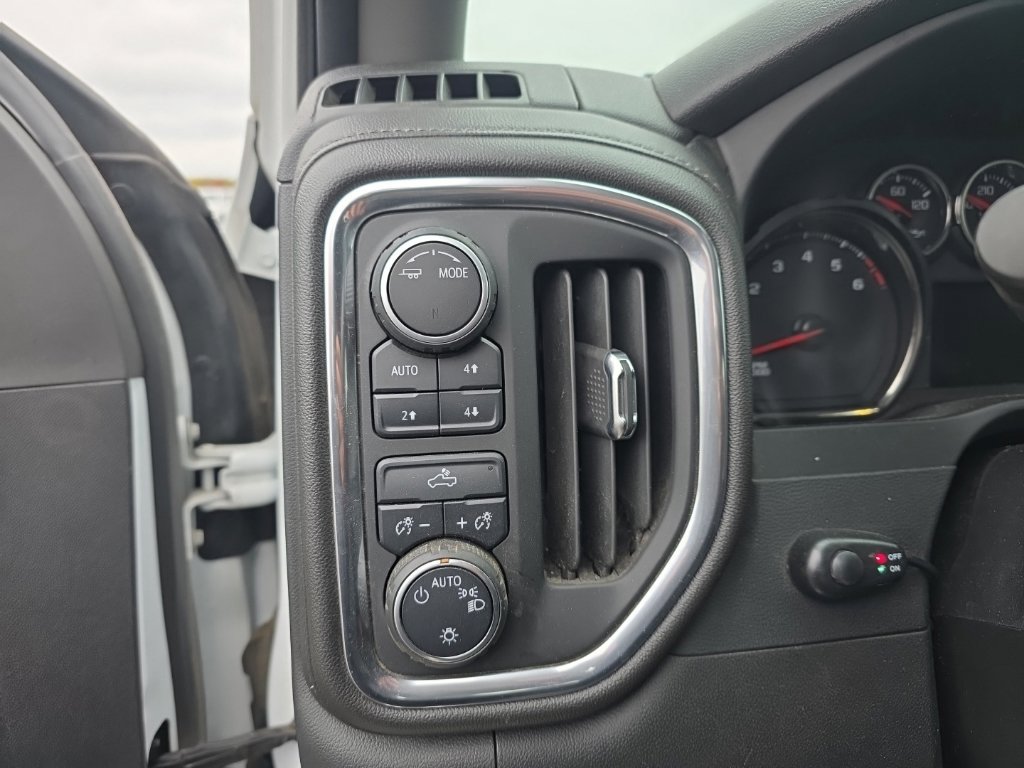 Used 2022 Chevrolet Silverado 2500 LT w/ Advanced Trailering Package AWD/4WD image 8