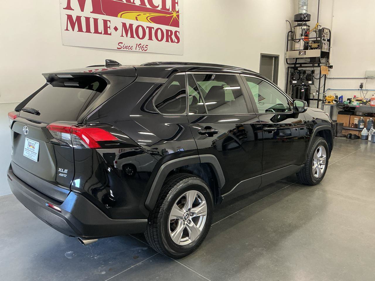 Used 2022 Toyota RAV4 XLE AWD/4WD image 7