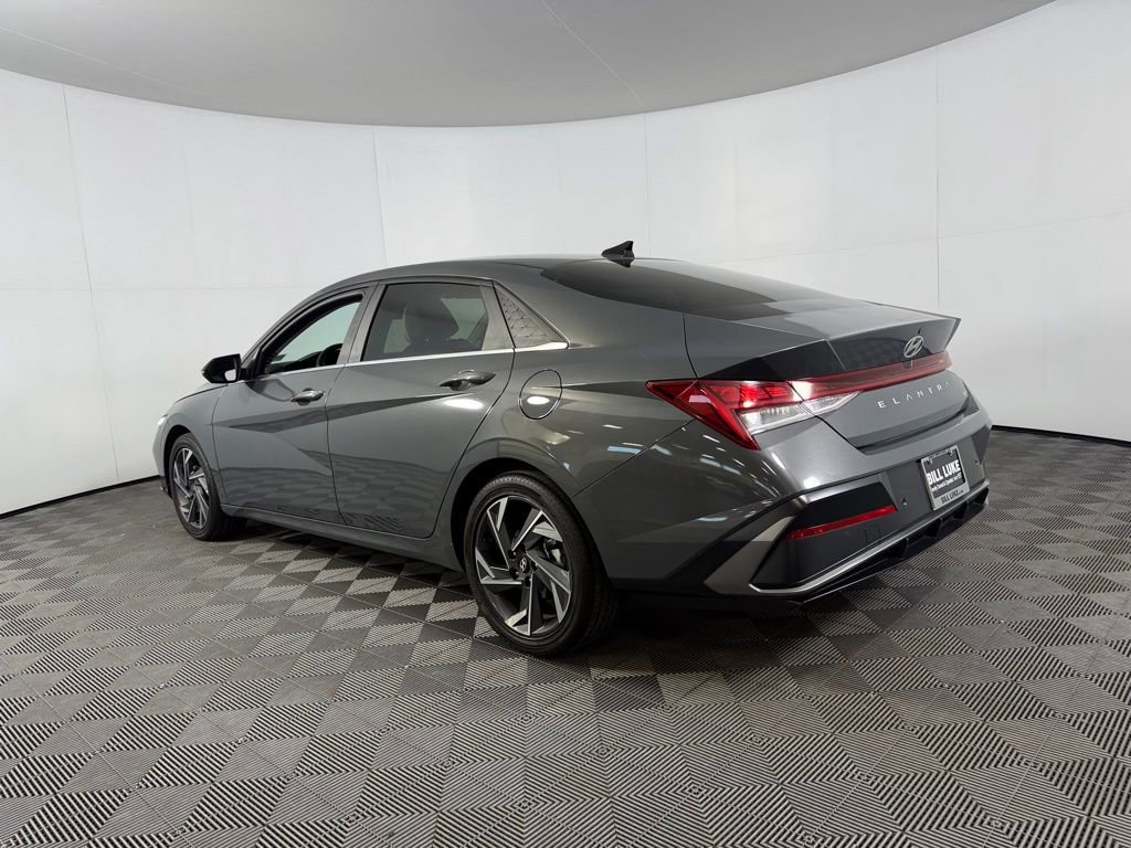 Used 2024 Hyundai Elantra Limited image 9