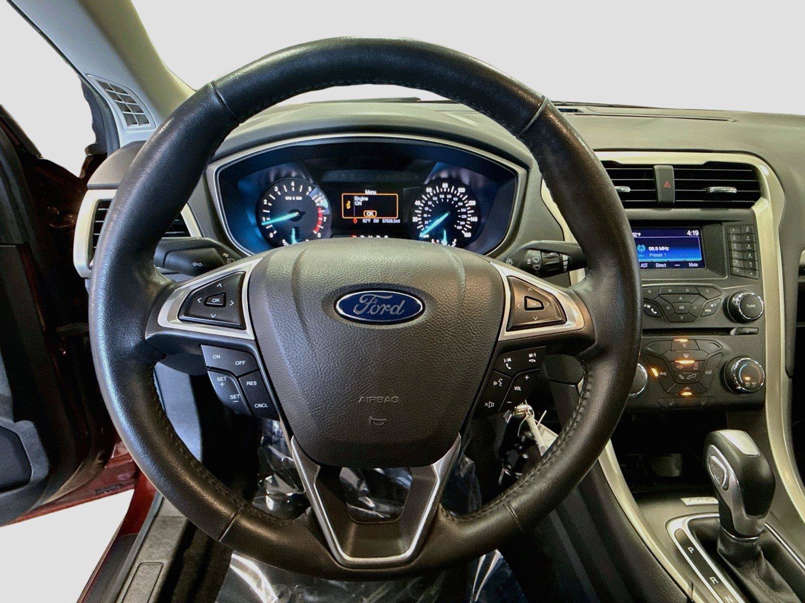 Used 2015 Ford Fusion SE w/ Equipment Group 202A FWD image 11