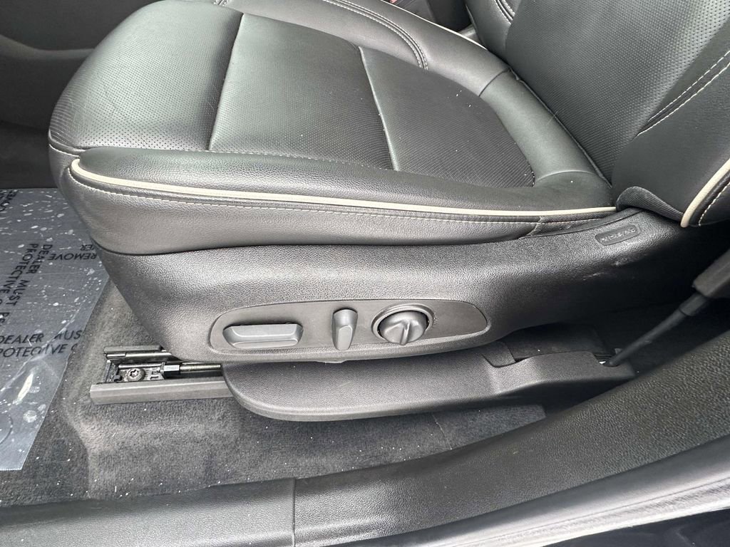 Certified 2023 Chevrolet Traverse Premier w/ LPO, Floor Liner Package image 20