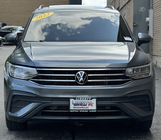 Used 2023 Volkswagen Tiguan SE w/ Panoramic Sunroof Package AWD/4WD image 30
