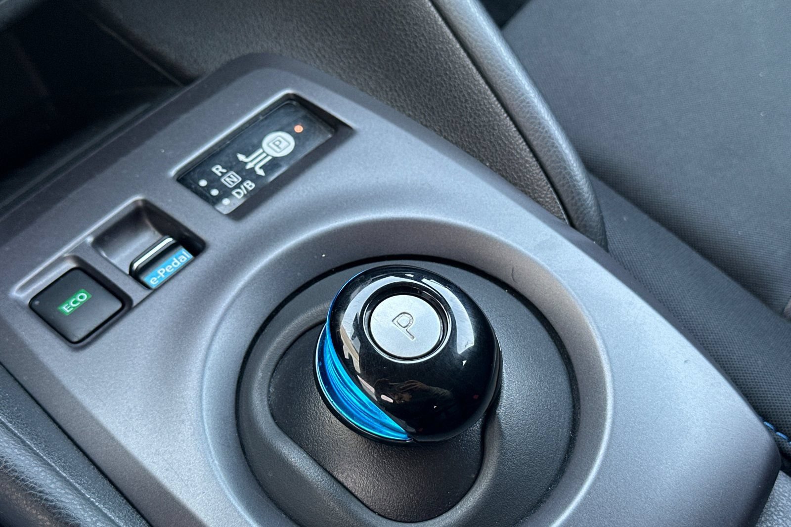 Certified 2025 Nissan Leaf S FWD image 24