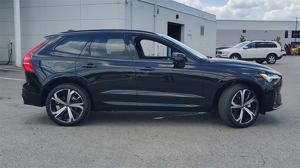 New 2025 Volvo XC60 B5 Ultra w/ Protection Package Premier image 2