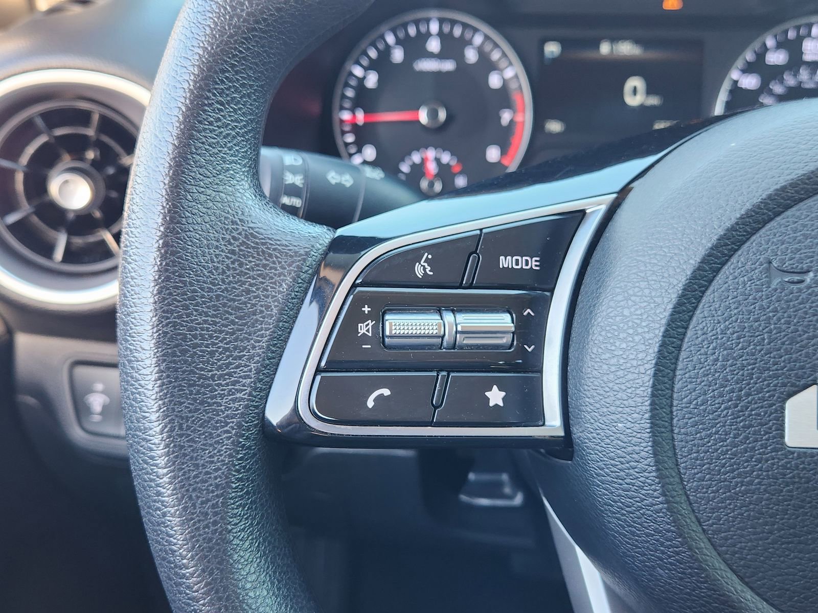 Used 2023 Kia Forte LXS w/ LXS Technology Package image 32