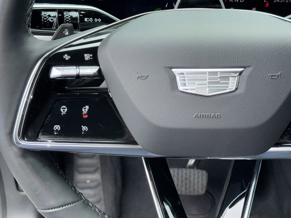 Used 2025 Cadillac Lyriq Sport AWD/4WD image 17