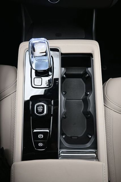 New 2026 Volvo XC90 B6 Plus w/ Protection Package Premier image 11