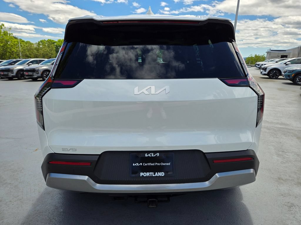 Certified 2024 Kia EV9 Wind AWD/4WD image 4