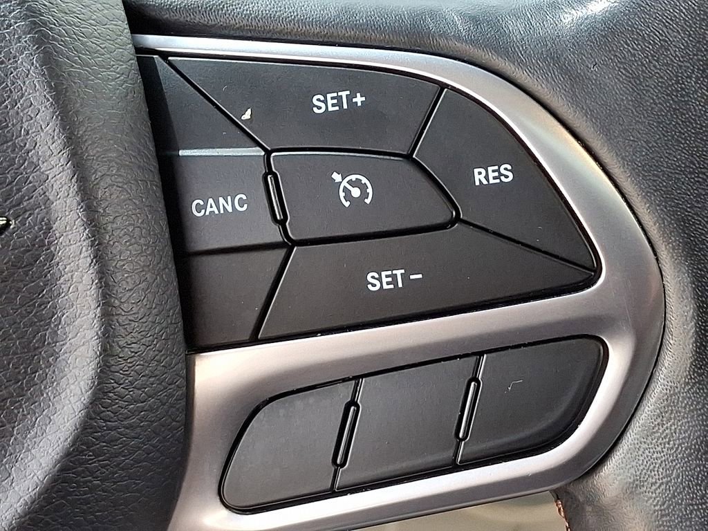 Used 2019 Chrysler Pacifica Touring-L Plus w/ Tire & Wheel Group image 23