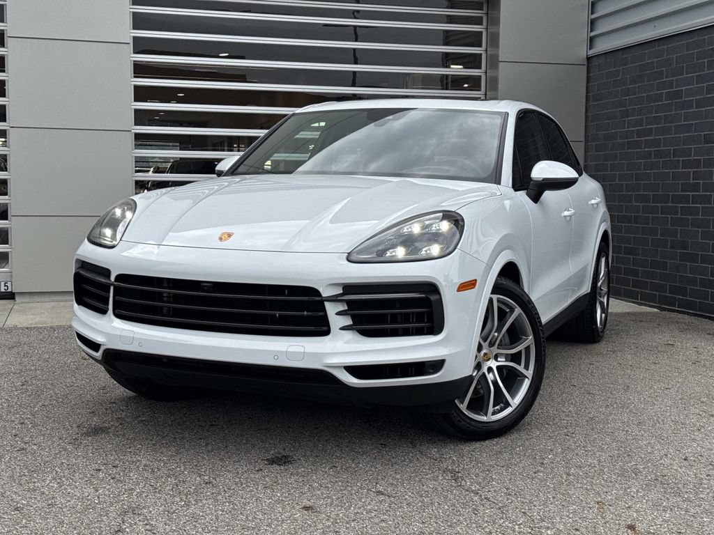 Used 2023 Porsche Cayenne S Platinum AWD/4WD image 1