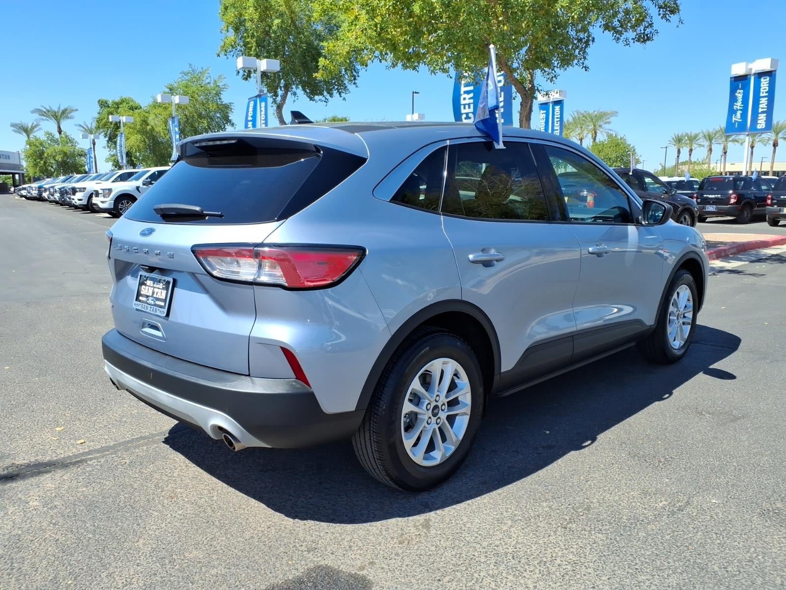 Used 2022 Ford Escape SE w/ Convenience Package FWD image 4